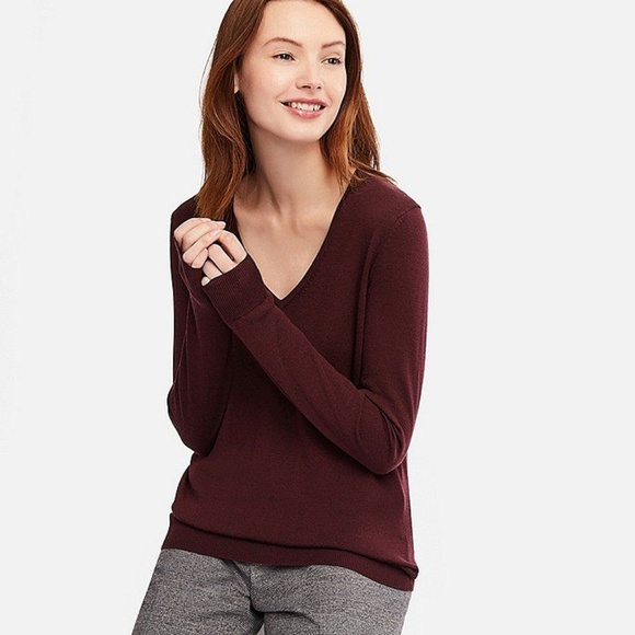 uniqlo v neck jumper
